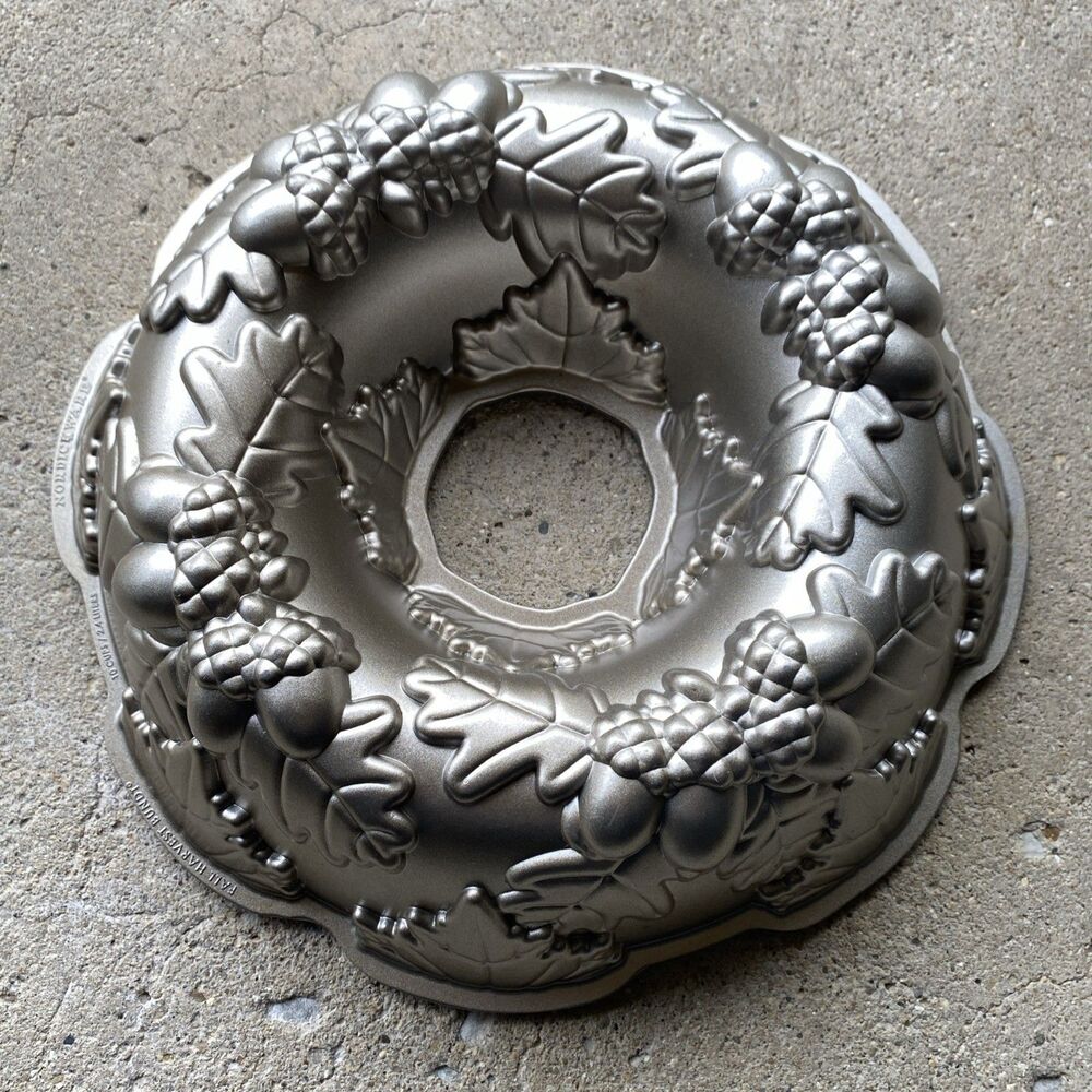 Nordic Ware Fall Harvest Autumn Wreath Bundt Pan Bronze 10 Cups USA